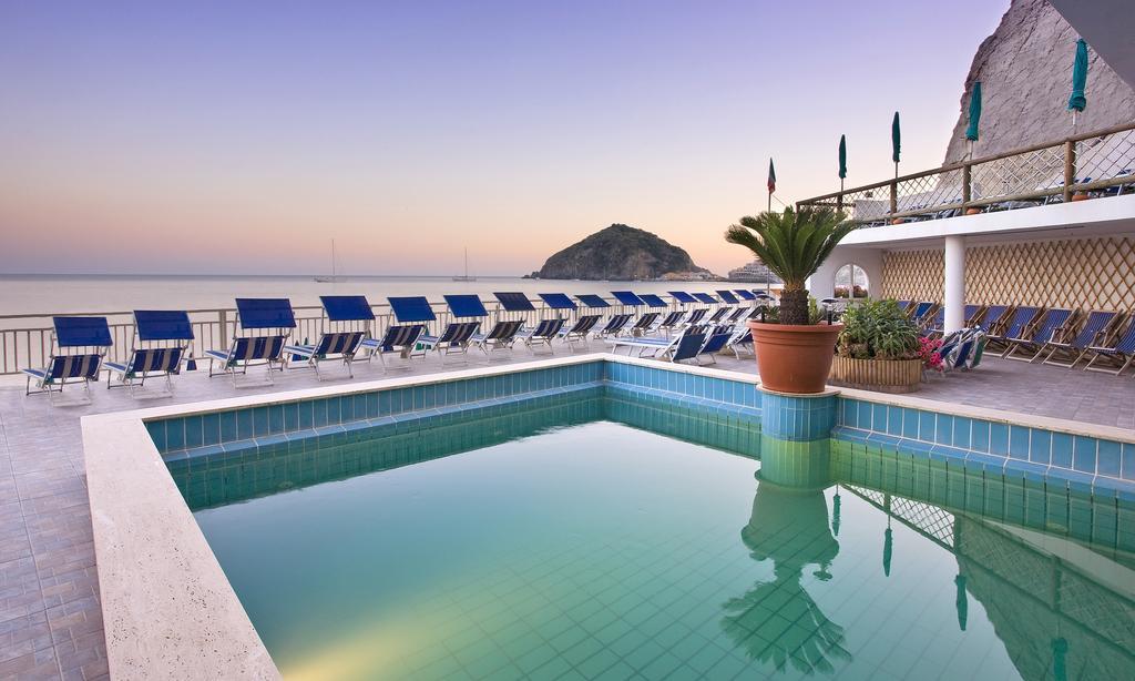 Hotel Vittorio Beach Resort Barano dʼIschia Exterior foto
